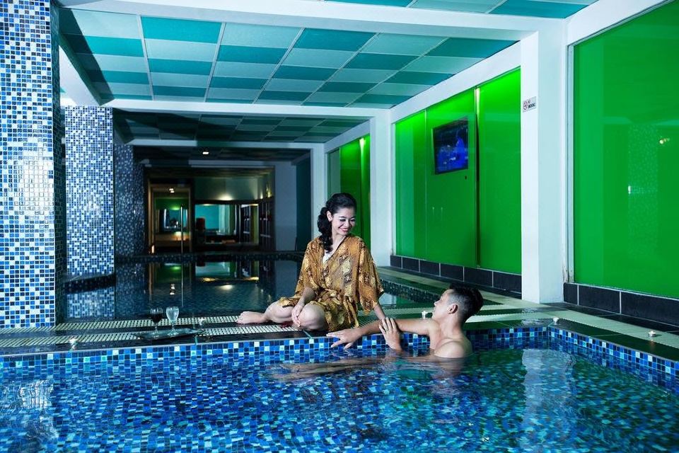 karimun island hotel maximilian indoor pool