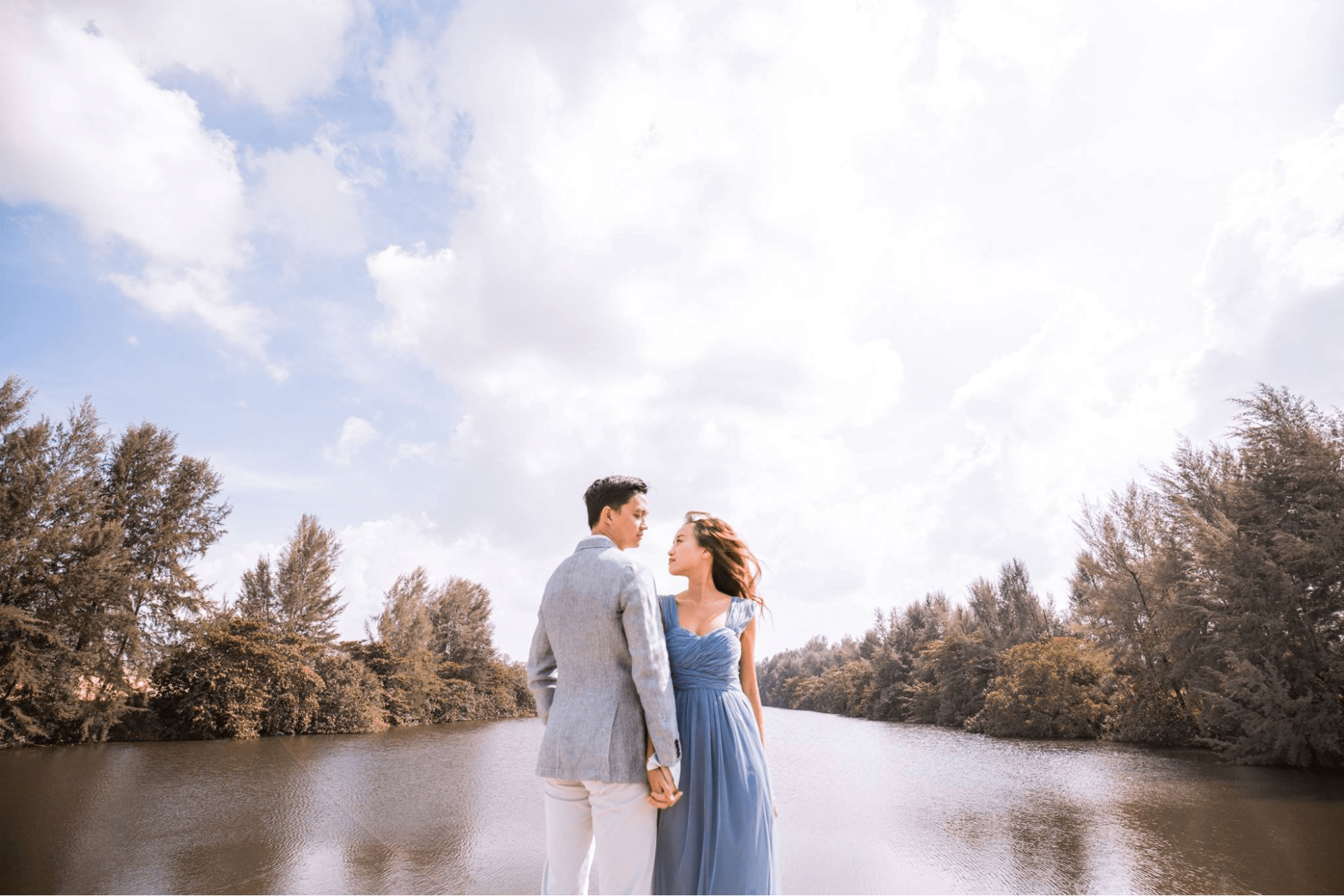 couple photoshoot at punggol lake - free date ideas