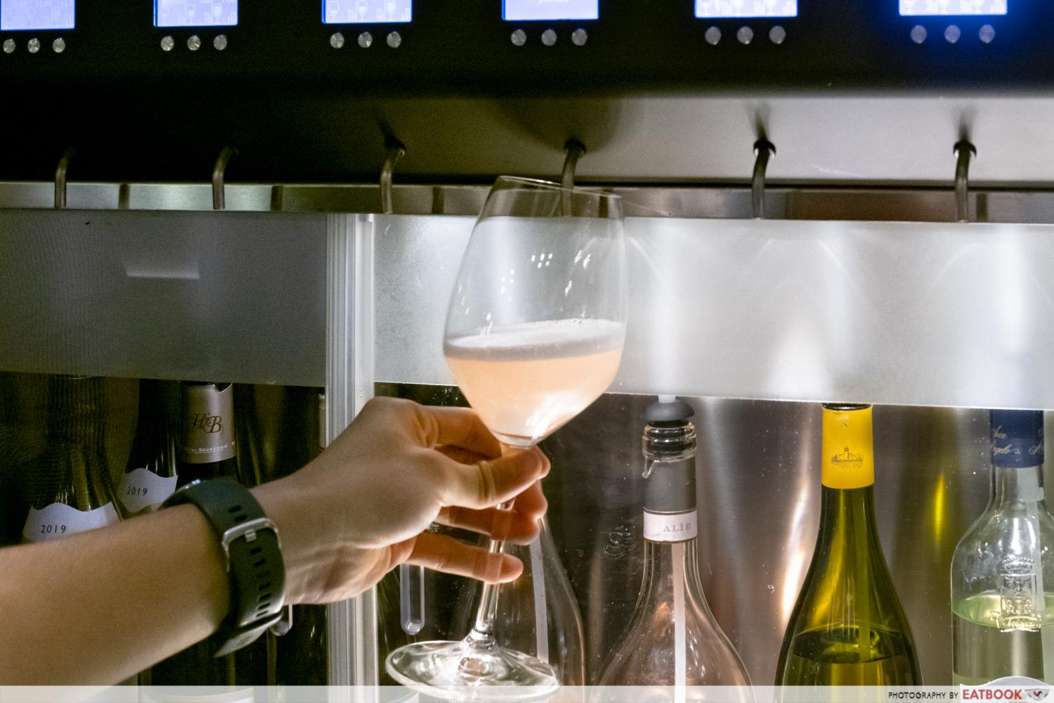 Vin Geek wine dispensing machine