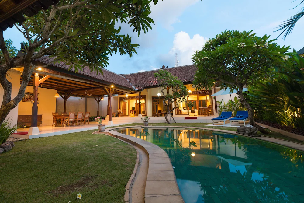 Bali Villas - Bali Royal Heritage Villas pool