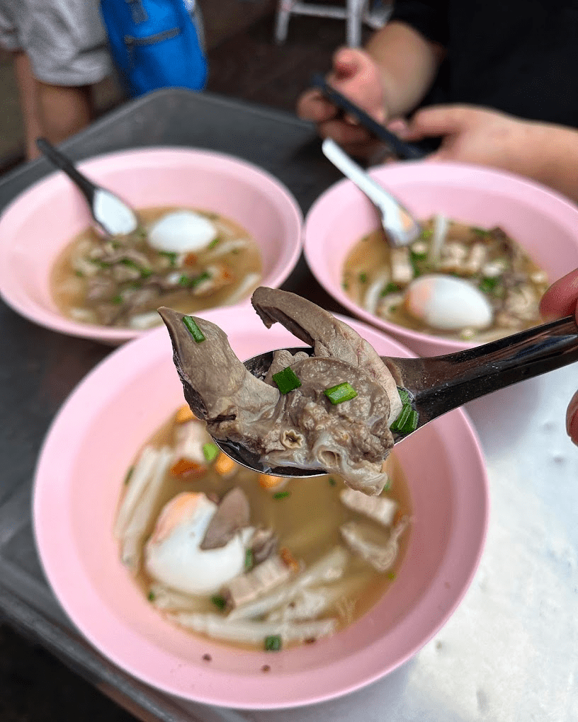 Bangkok Supper rolled rice noodle soup