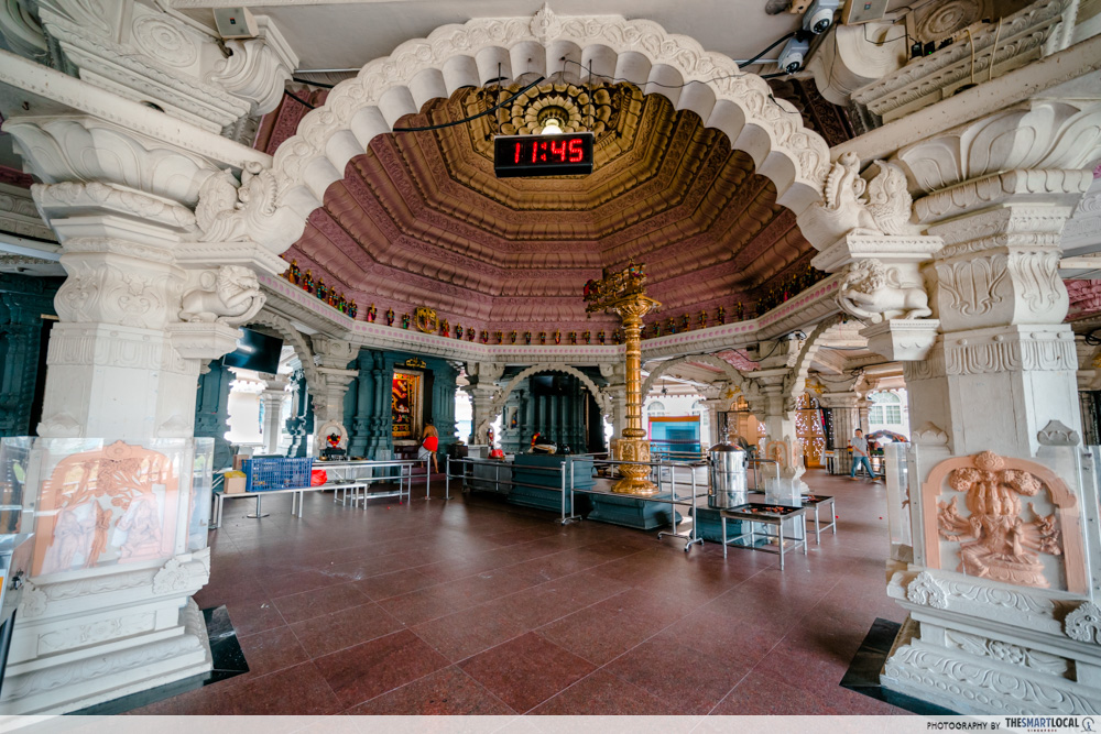 Geylang Guide - Sri Sivan Temple interior