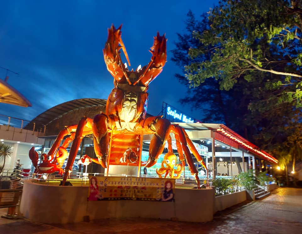 Danga Bay Seafood Market statue