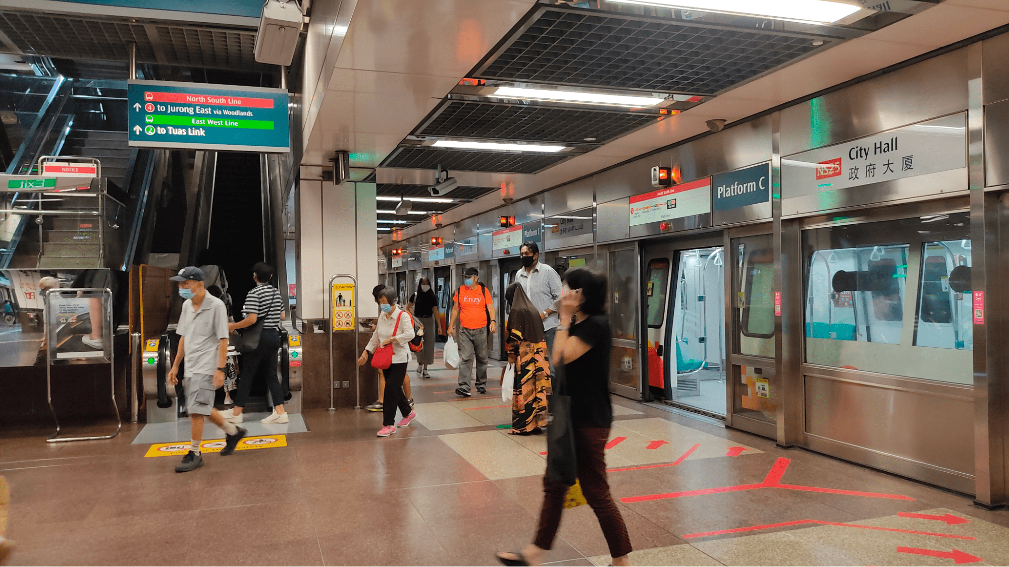 boring things to do singapore - city hall MRT