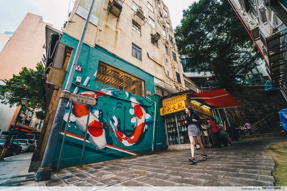 street art hong kong hollywood road koi fish mural