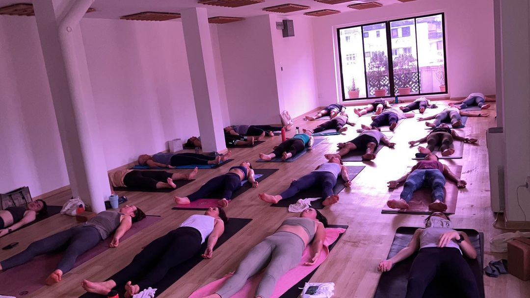 yoga classes singapore - jal yoga
