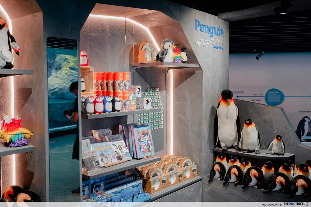 Mandai Bird Paradise - penguin store