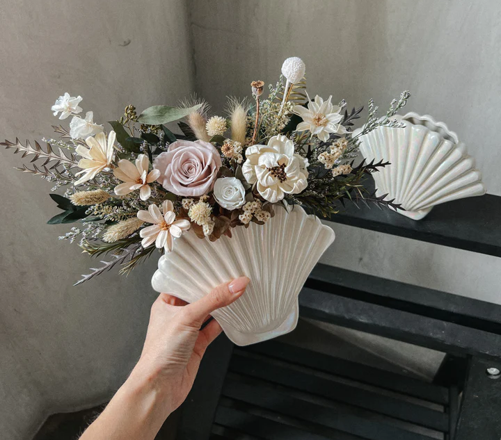 Anndol Floral Seashell Vase