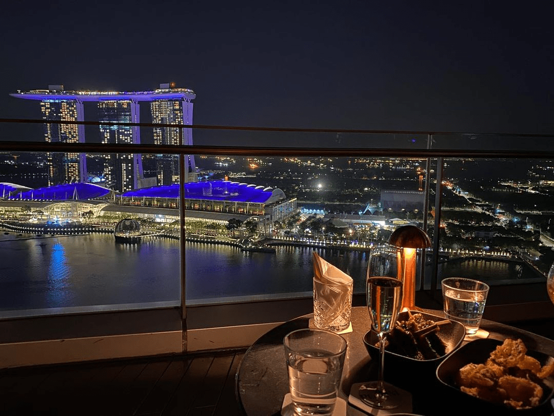 Rooftop bars - Vue view of marina