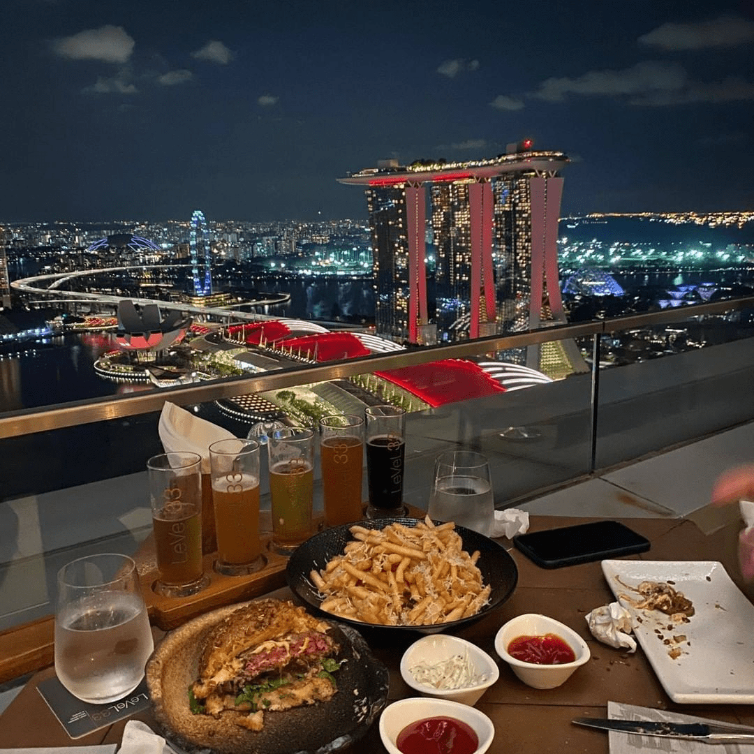 level 33 food and drinks with view