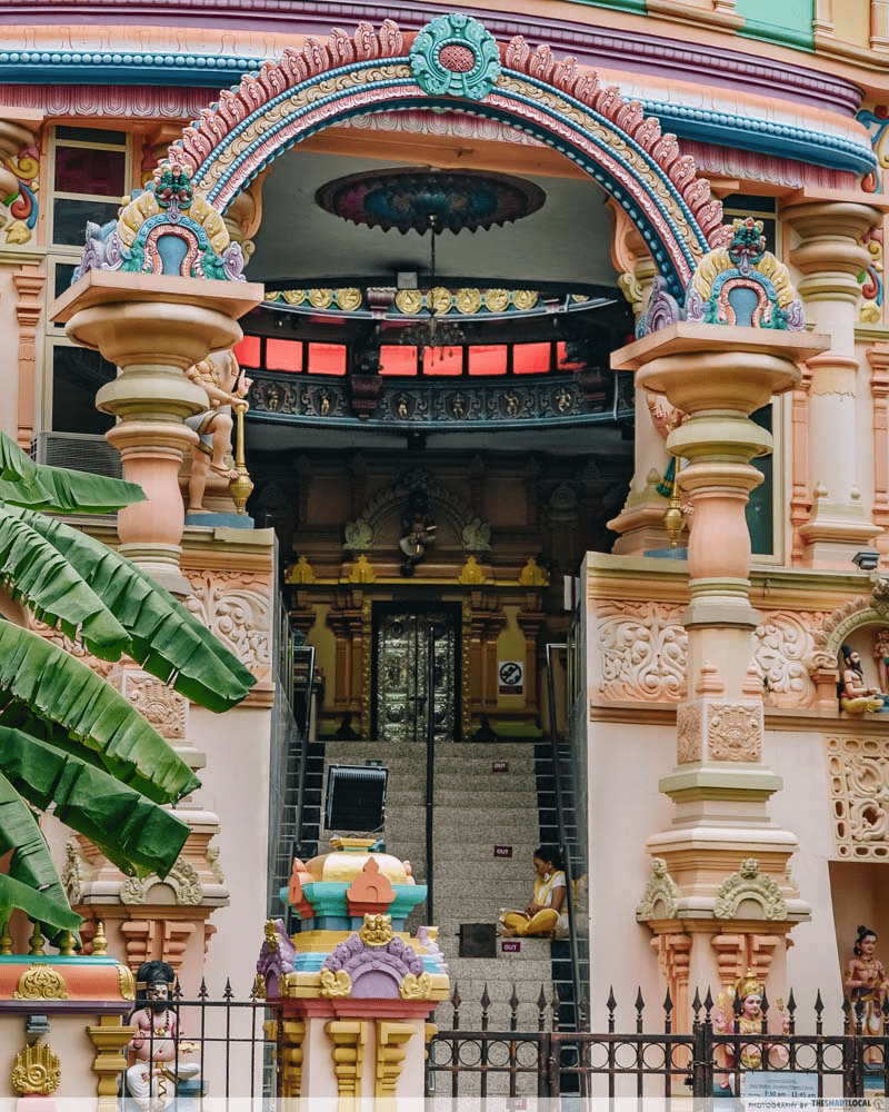 hindu temples singapore Arulmigu Velmurugan Gnanamuneeswarar Temple entrance view