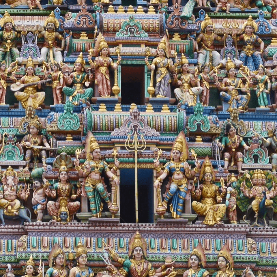 hindu temples singapore Sri Veeramakaliamman Temple close up on gopuram