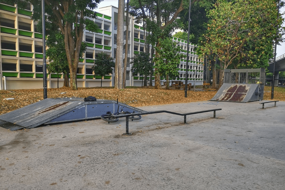 skateparks in singapore-woodlands skatepark rails