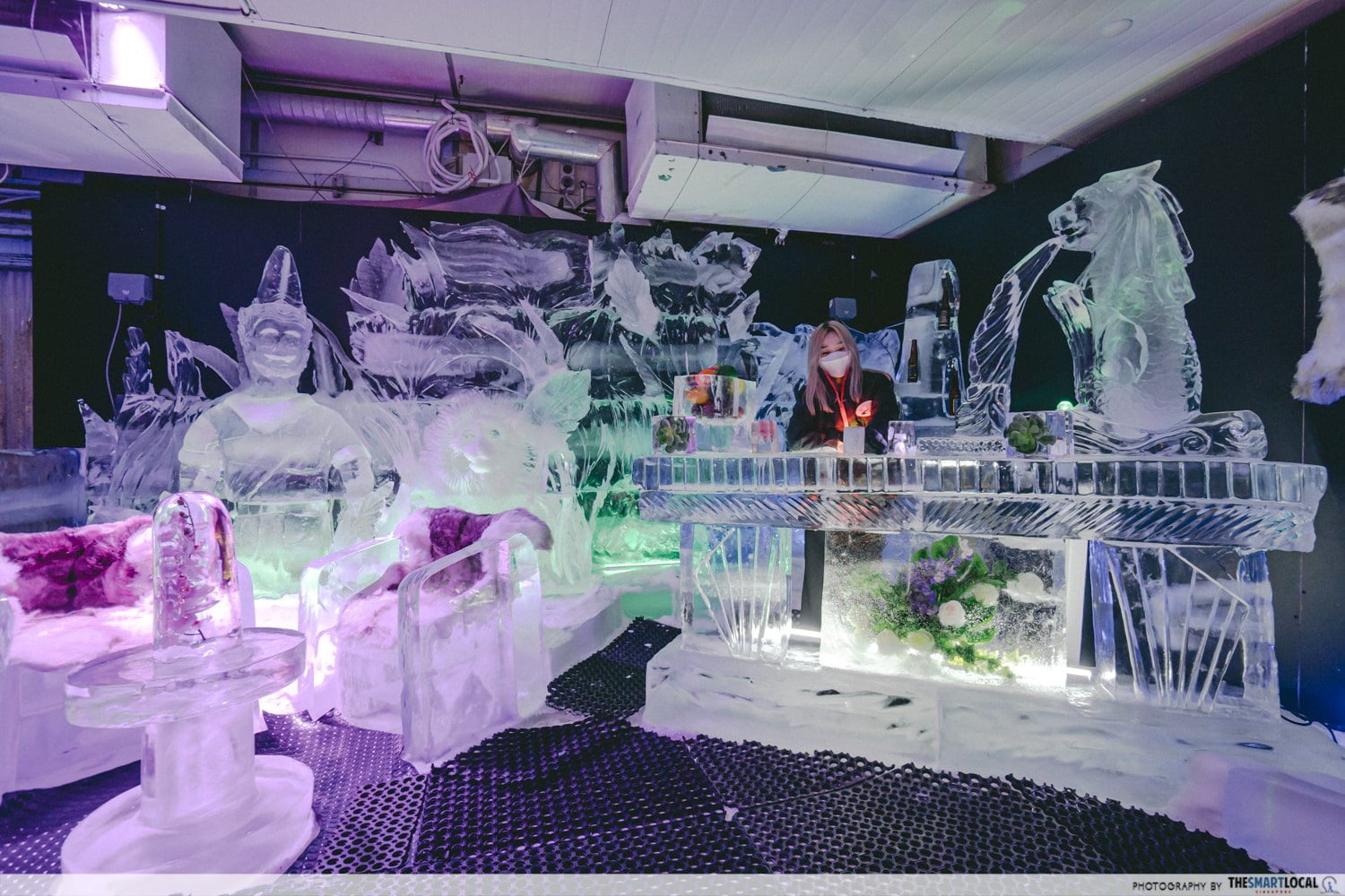 ice hotel gallery - ice bar sculptures