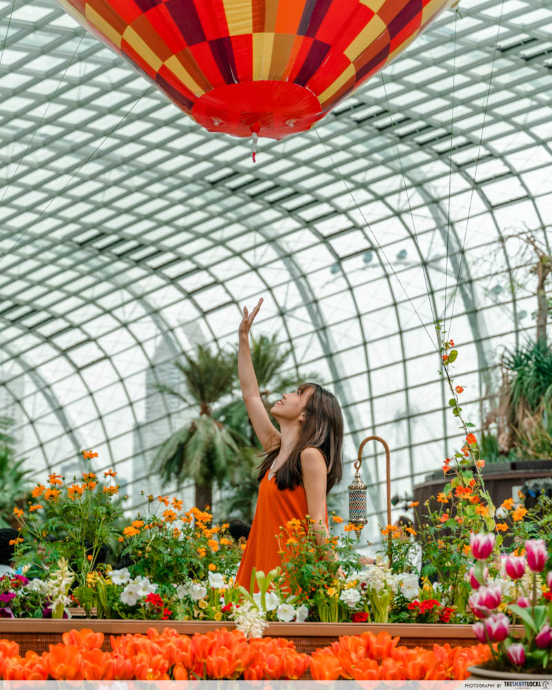 tulipmania gardens by the bay - hot air balloon