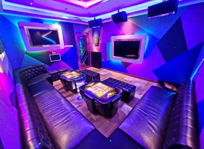 Jewel Music Box Affordable KTV Studio With 5 Outlets In SG