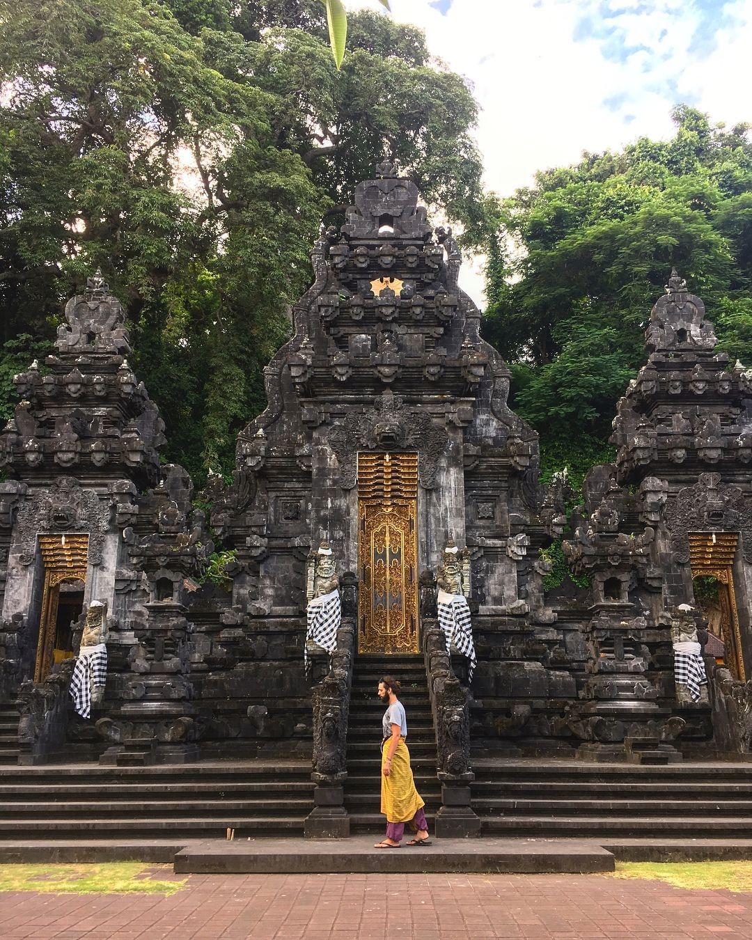 best temples in bali - goa lawah temple entrance