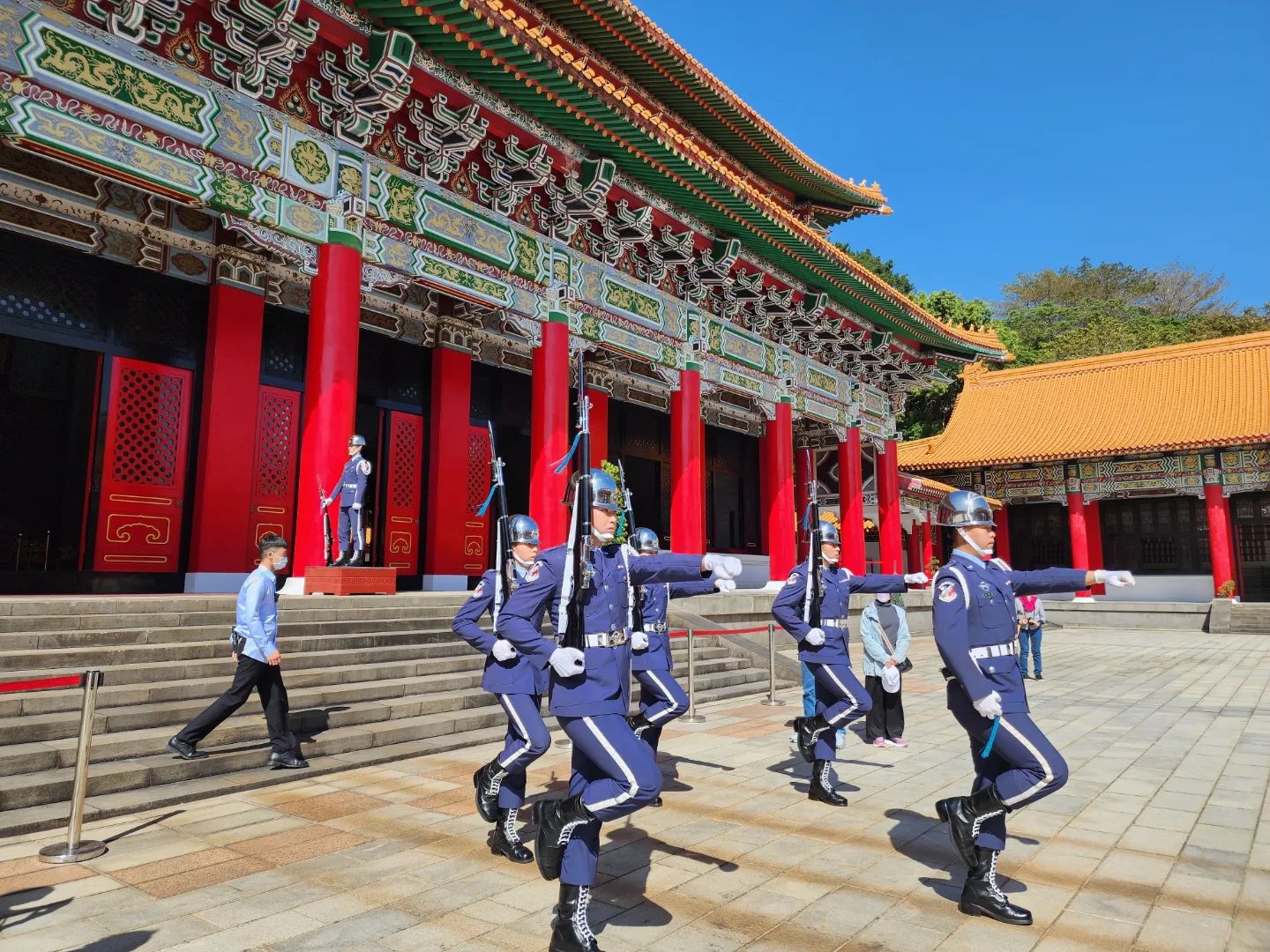 Taipei - Changing of guard ceremony