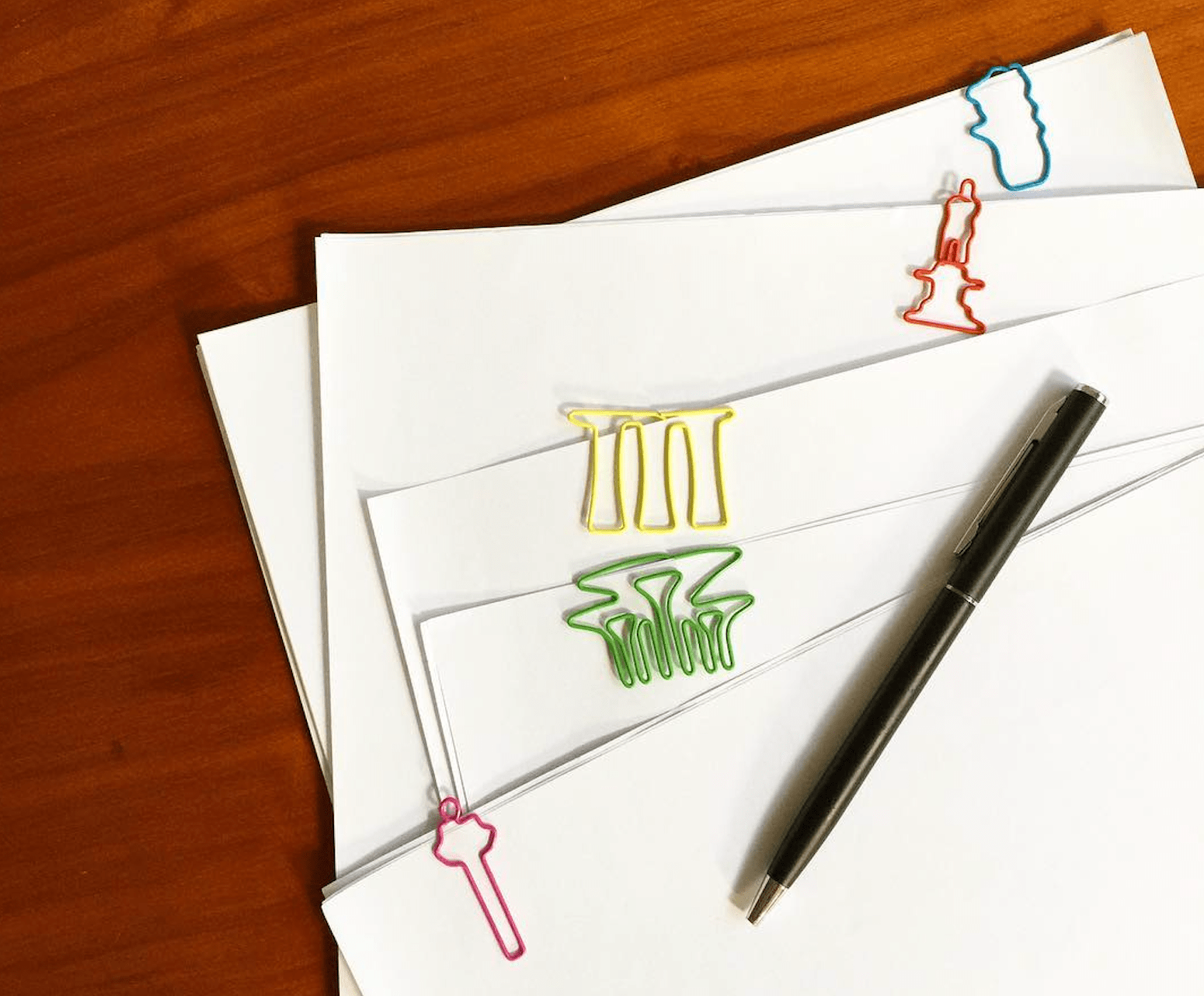 stationary - naiise singapore themed paperclips