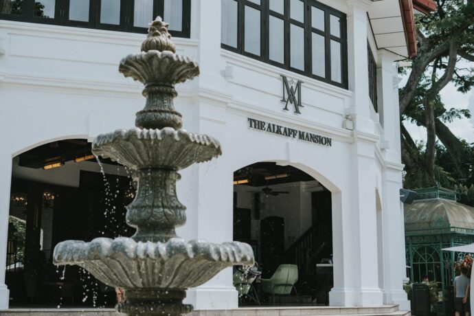 The Alkaff Mansion Has A Garden Cafe & Spanish Restaurants