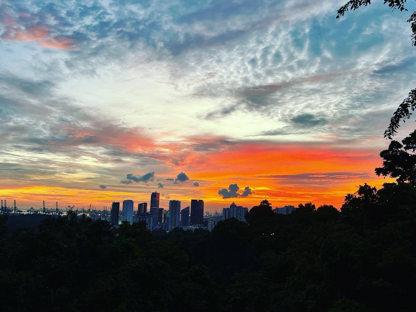 Sunrise & sunset spots in Singapore - Mount faber Peak sunset