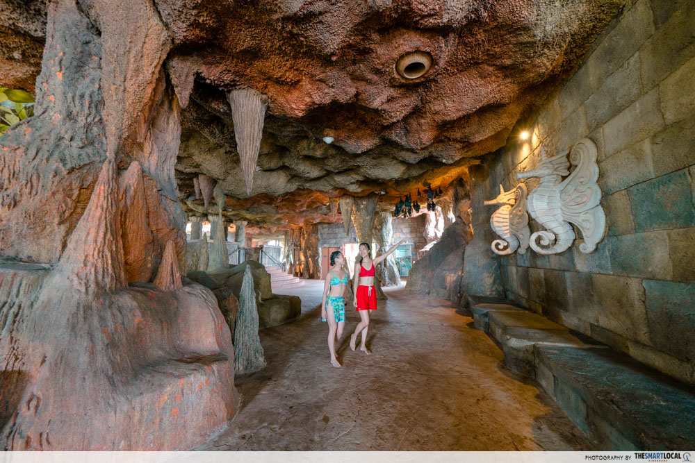 adventure cove waterpark - hidden cave