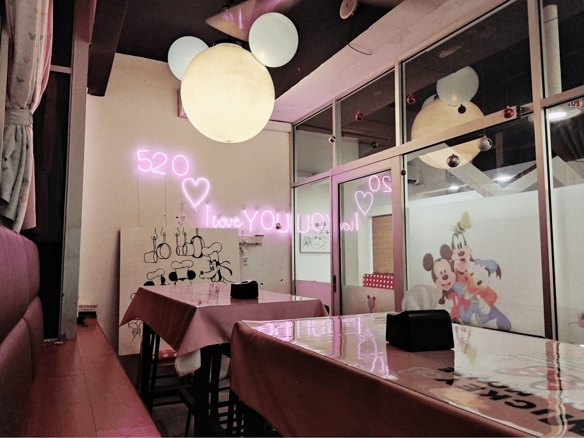 jb cafe guide - M2 Cafe interior