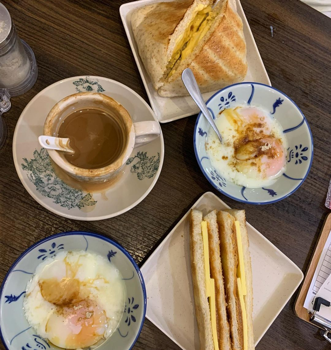 jb cafe guide - Roast & Coffee kaya toast