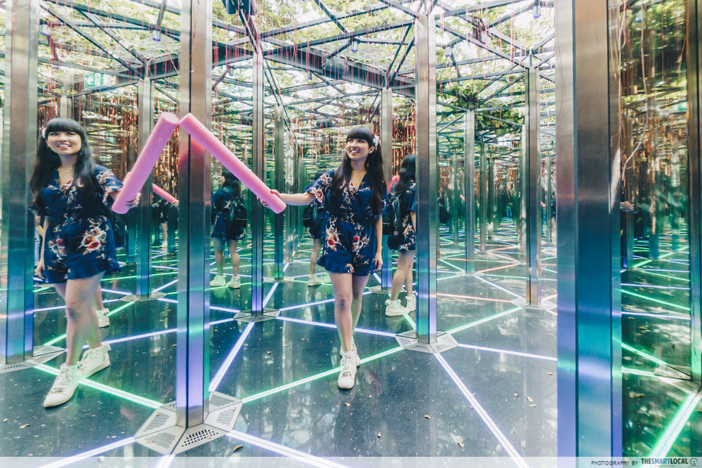 jewel changi - mirror maze