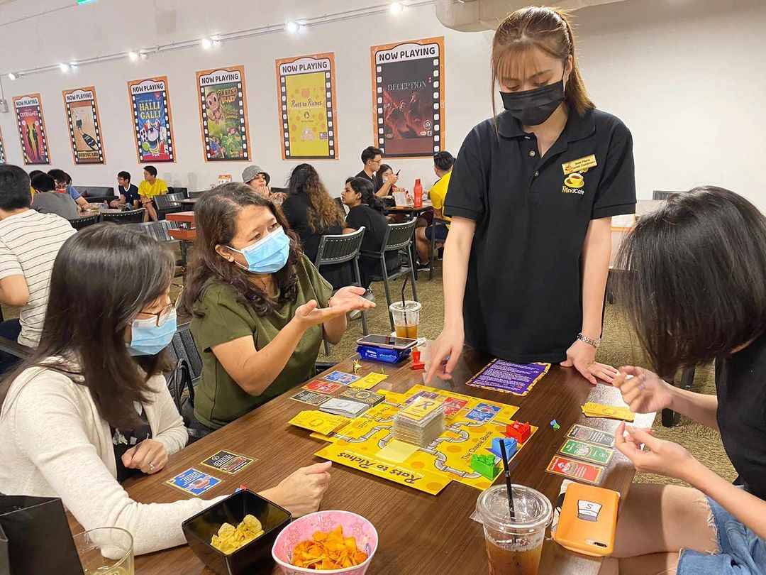 late night board game cafes - the mind cafe