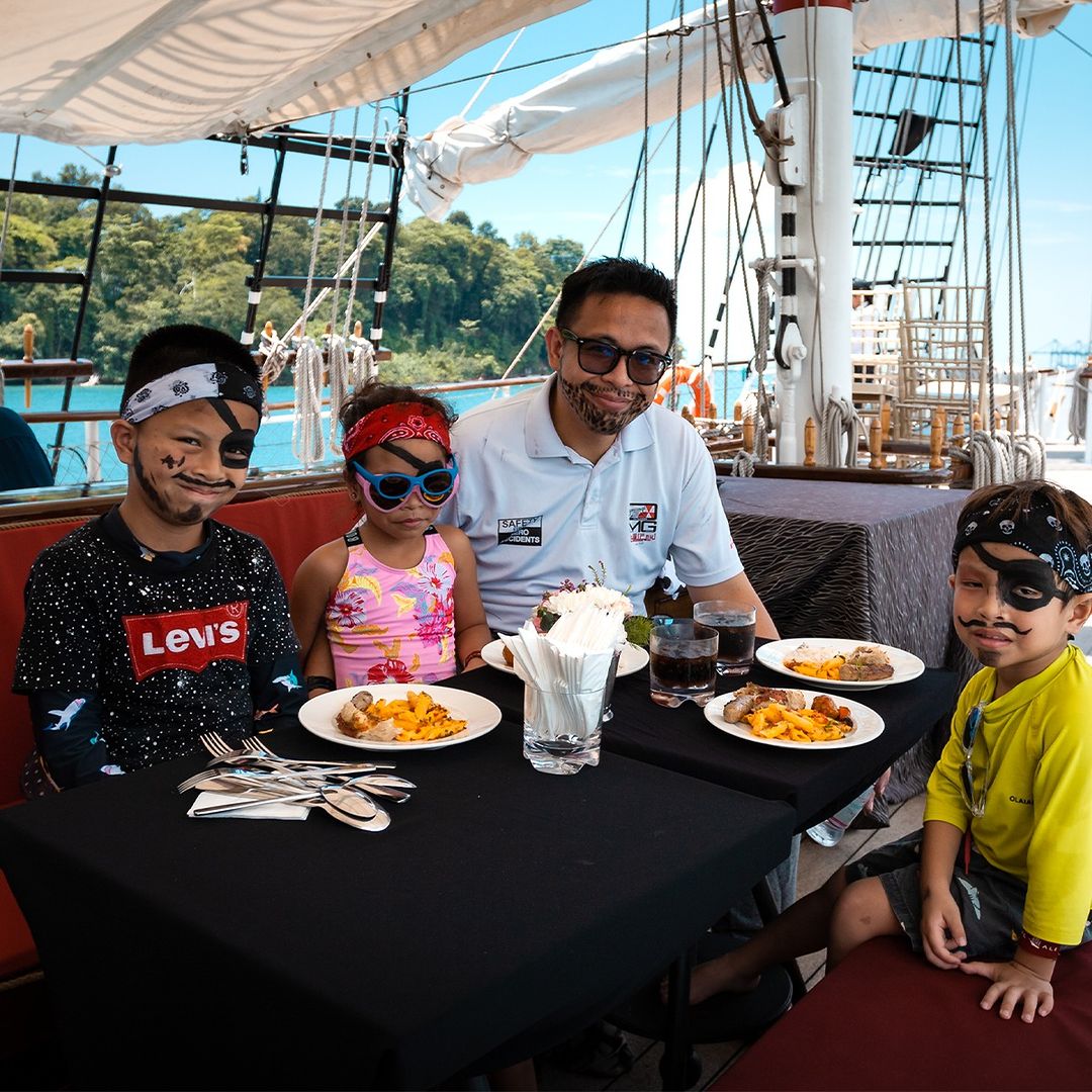 unique restaurants singapore - royal albatross pirates cruise