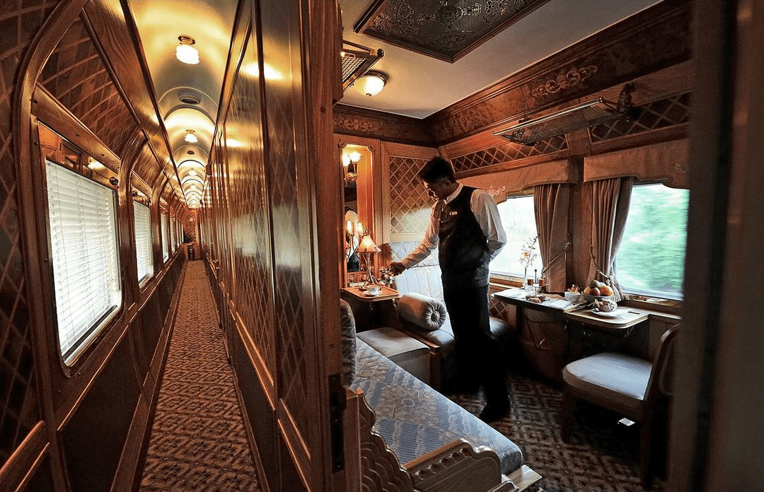 Eastern & Oriental Express Singapore - Luxury Train