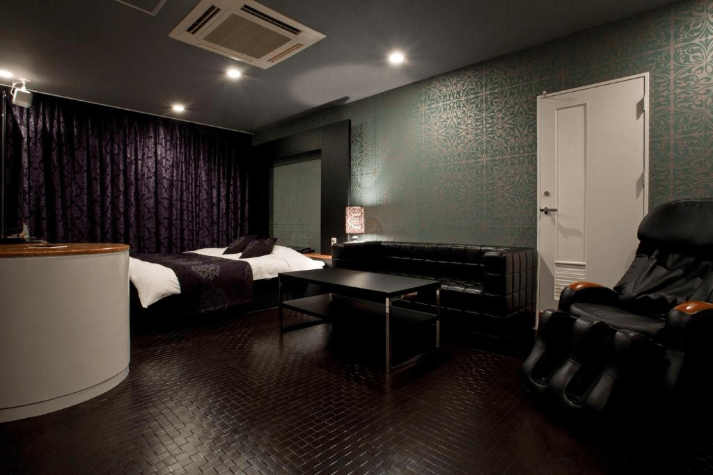 love hotels japan - jaguar hotel arima room