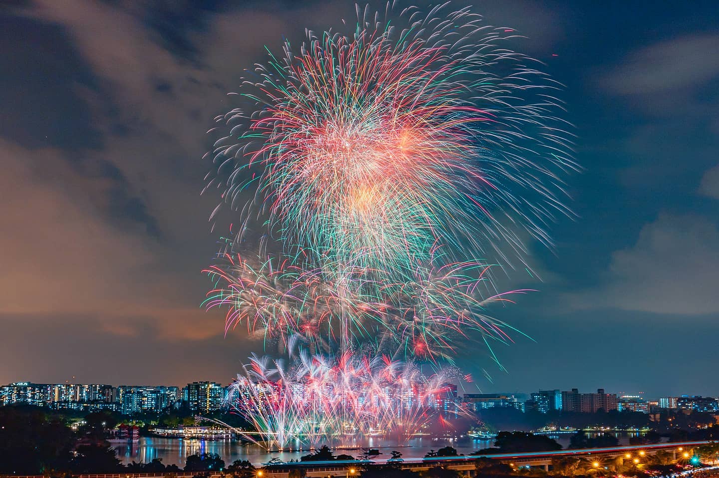 Heartland Fireworks - Jurong Lake Gardens