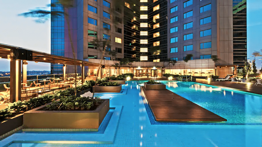 Affordable Luxury Hotels In JB - DoubleTree Hilton Johor Bahru Pool