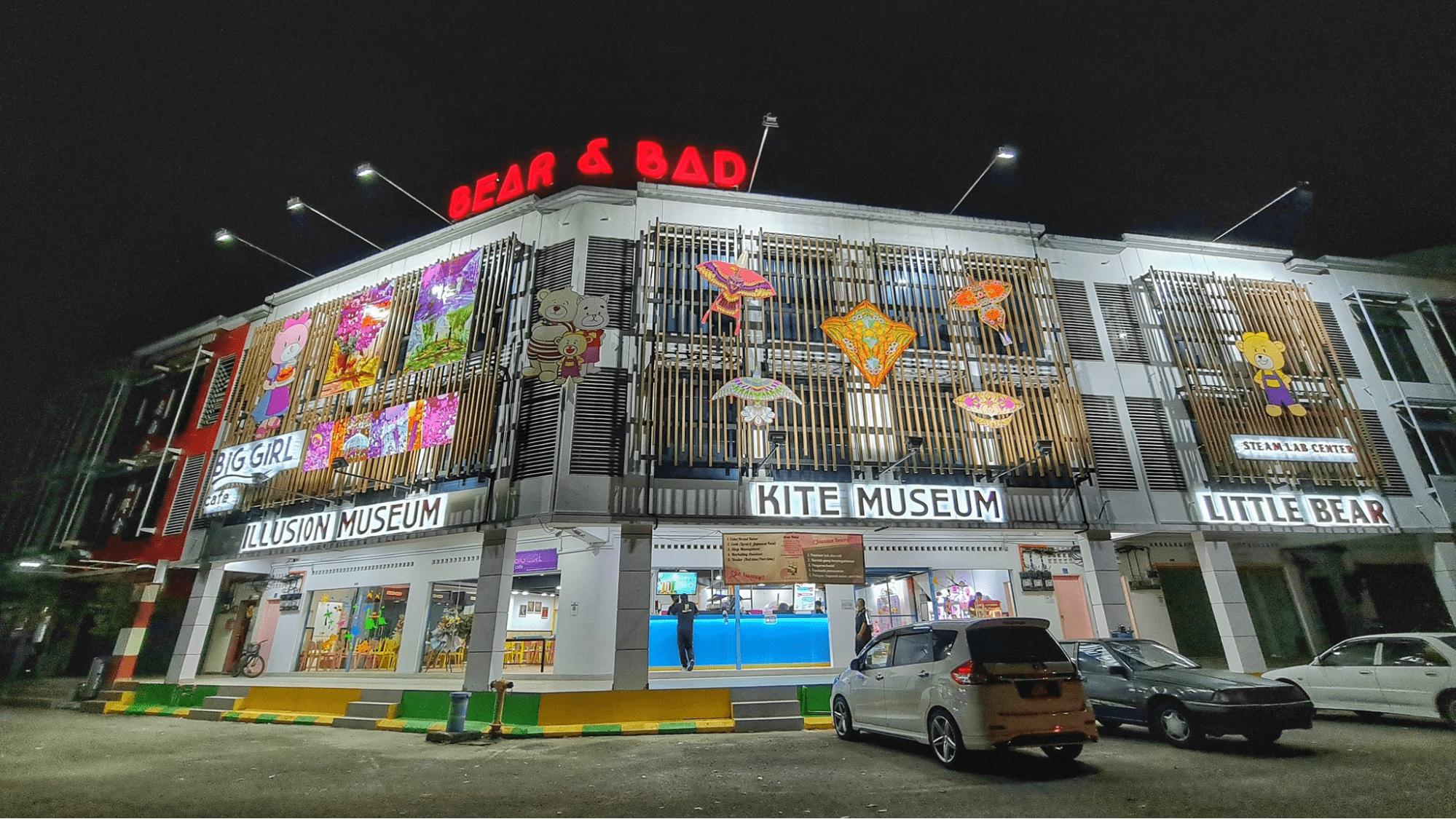 Bear & Bad Theme Museum - Outer View