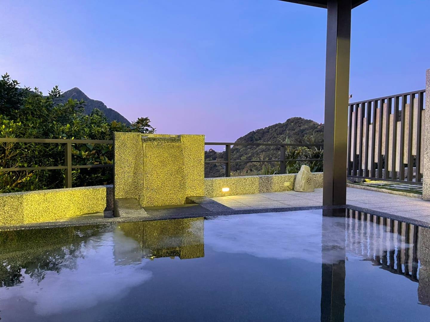 Mountain Homestays in Taiwan - Jien Mount Villas hot spring pool