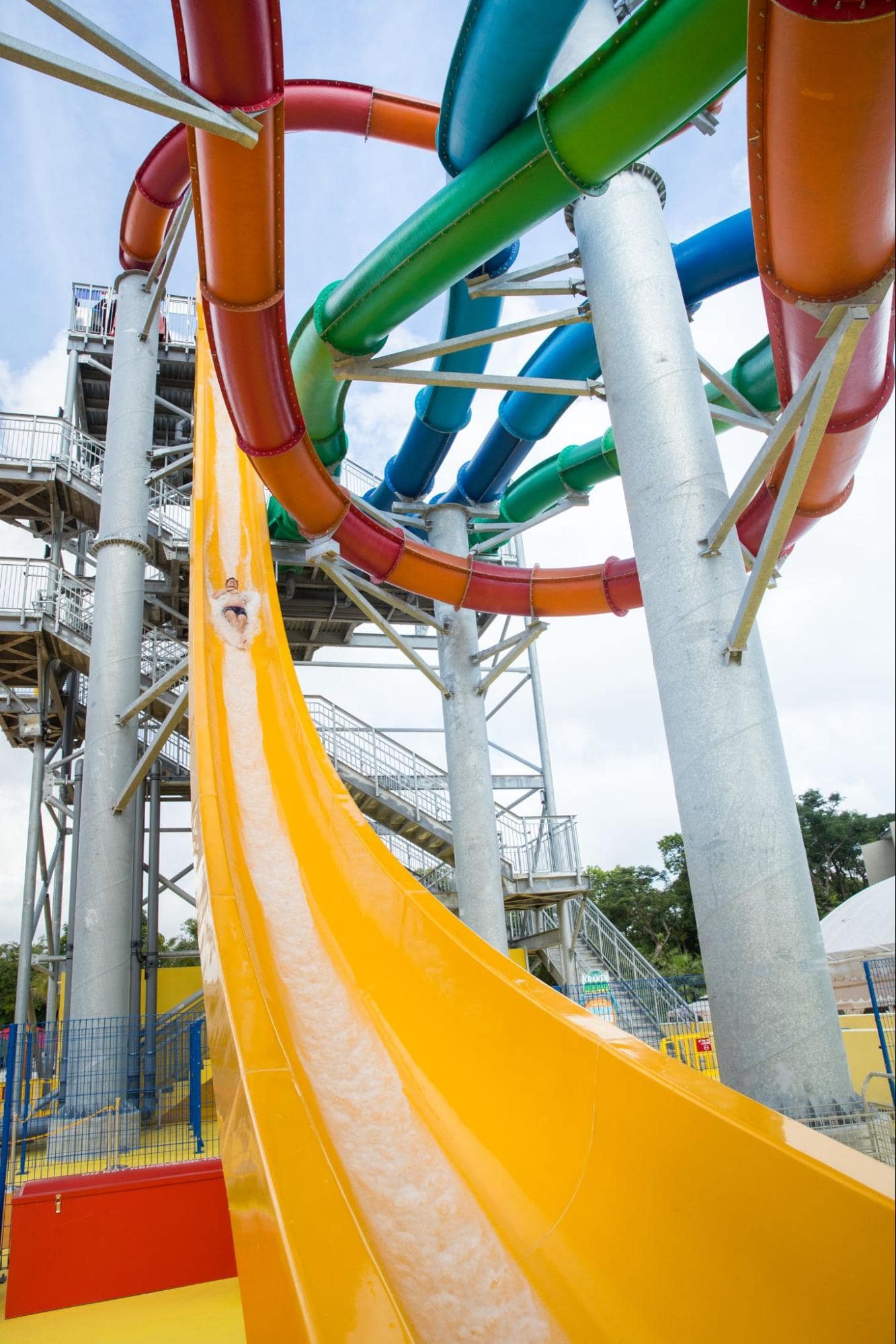 Water Parks in Singapore - Wild Wild Wet Free Fall Slide