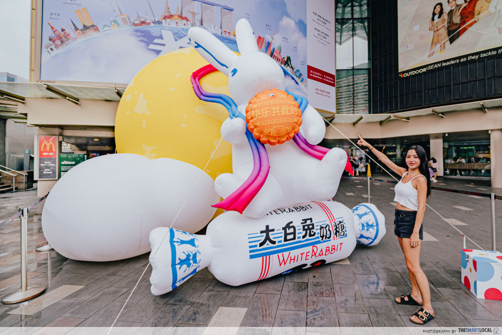 chinatown point white rabbit display