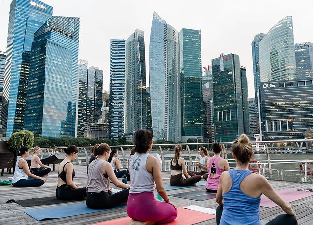outdoor fitness classes - yoga for a change