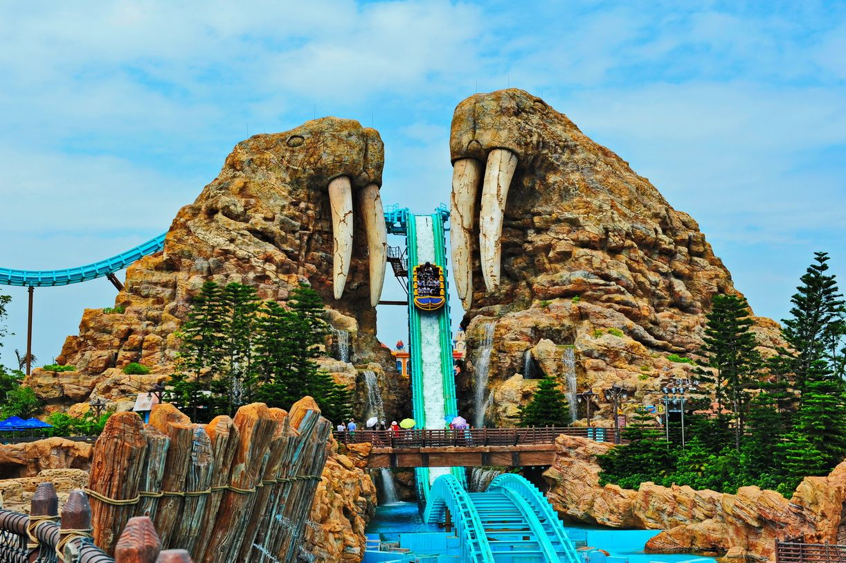 Chimelong Spaceship Theme Park - walrus splash roller coaster