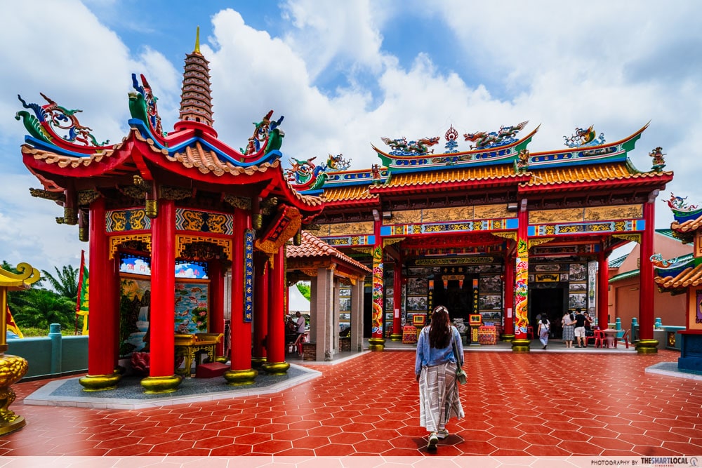 Things to do in Pengerang - temple village chinese temples