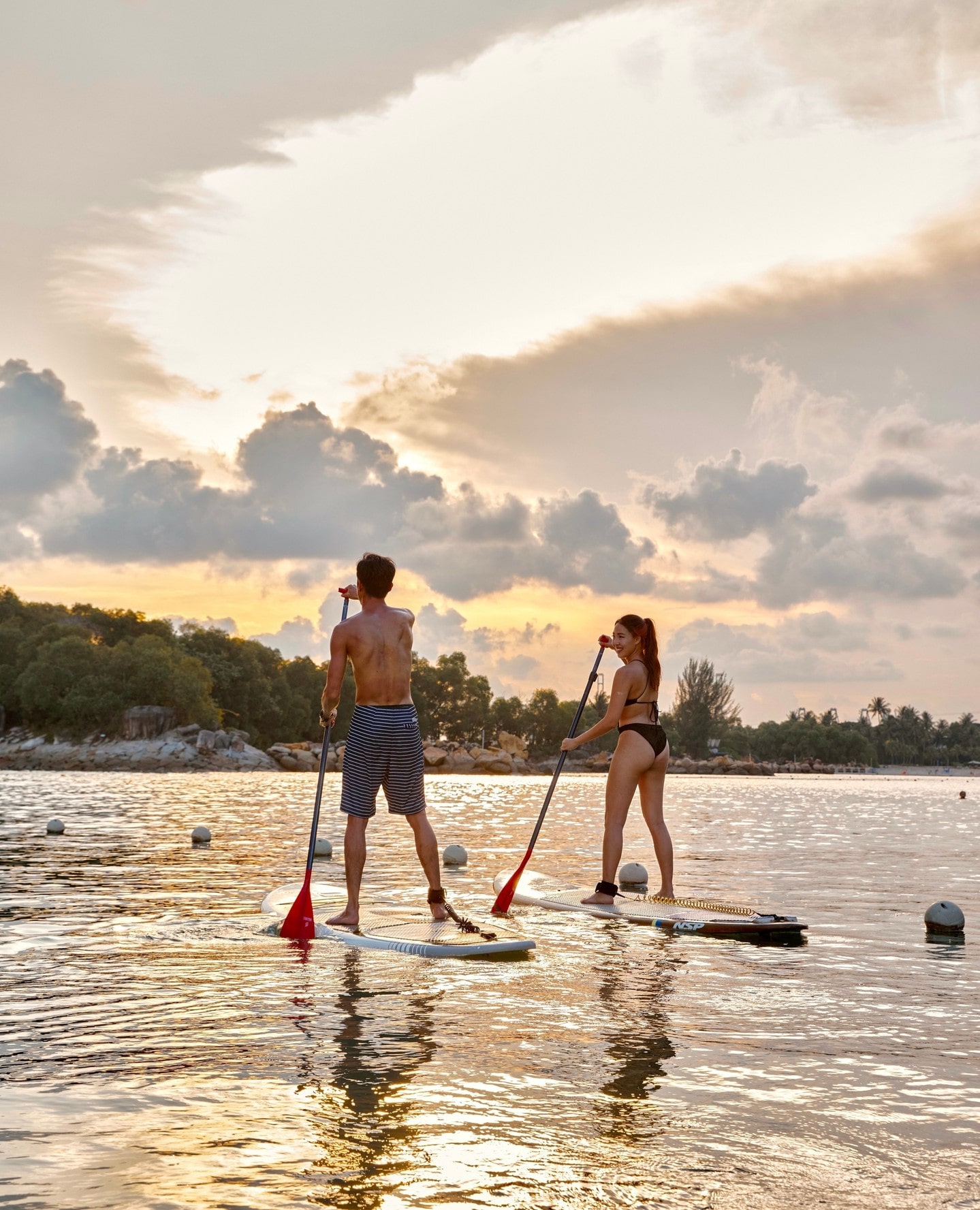 Sentosa Discovery Passes - Stand Up Paddle Boarding