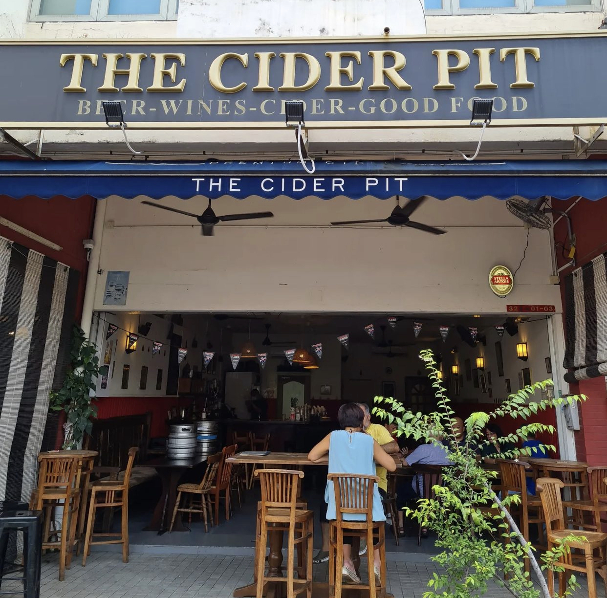 heartland bars singapore - The Cider Pit