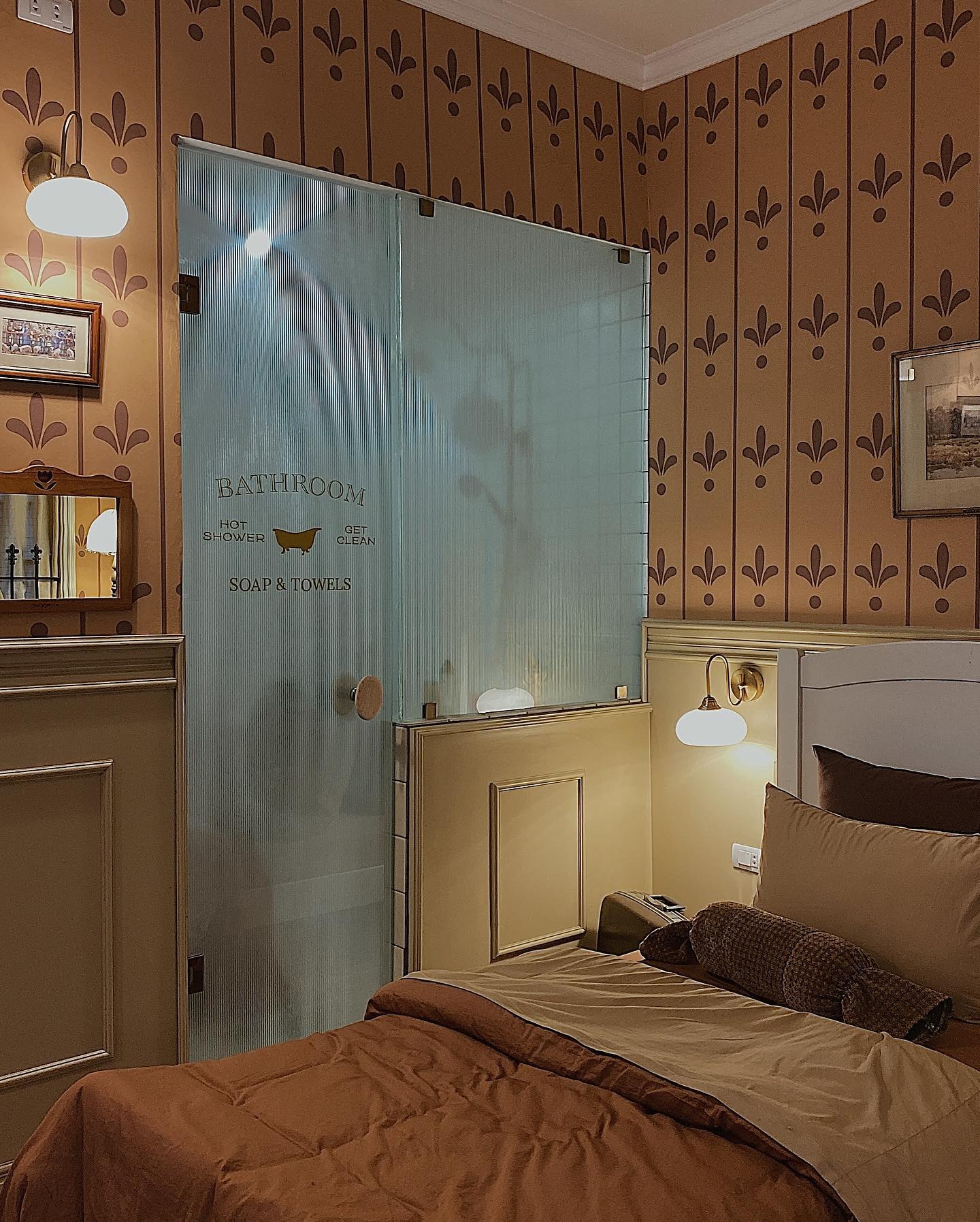 Cafe Camy Mr Bean-Inspired Homestay - Private bathroom