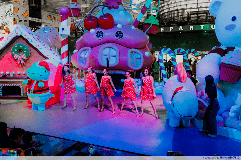 Performances At Candy Wonderland At Changi Airport T3