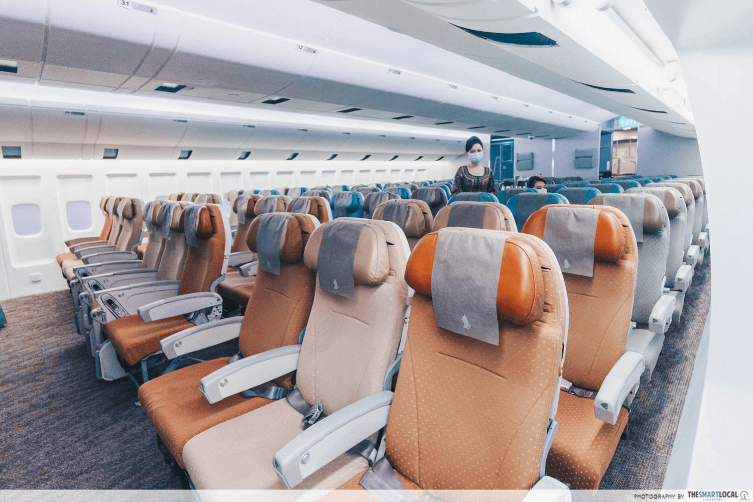 budget flights to japan - sia cabin