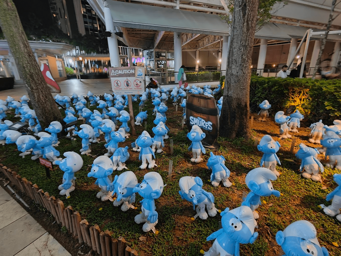 christmas events in singapore smurfs
