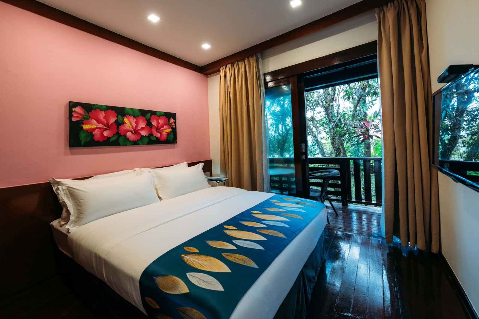Pet-Friendly Hotels, Resorts, & Chalets in Singapore - Standard Room at the Kranji Sanctuary Resort