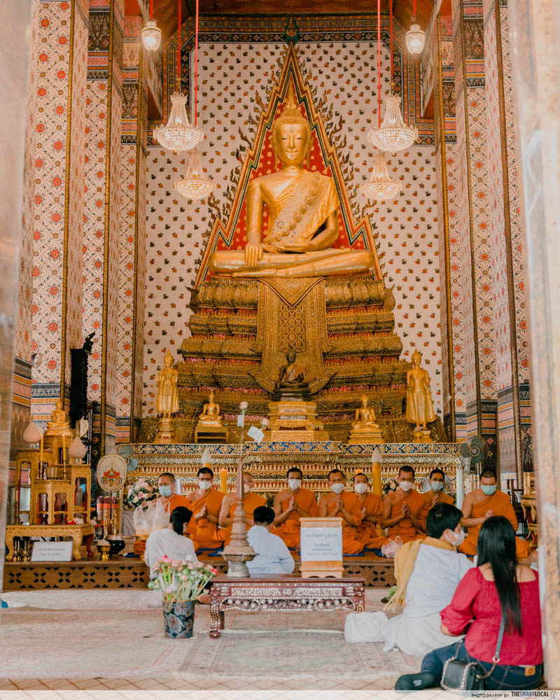 things to do bangkok - Wat Arun buddha
